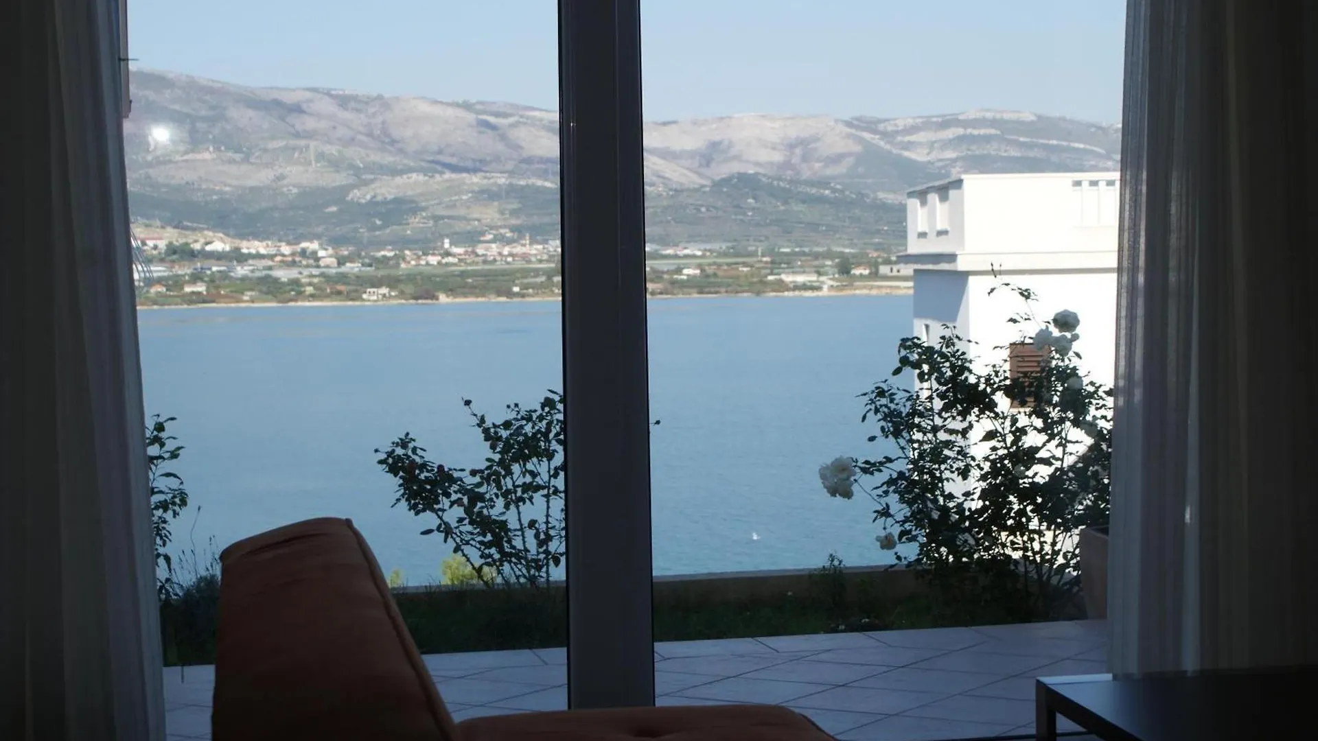 Wohnung 1 Im Erdgeschos Mit Terrasse Und Meerblick Trogir